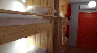 Хостел KD Hostel Калининград Кровать в общем номере для мужчин и женщин с 8 кроватями-3